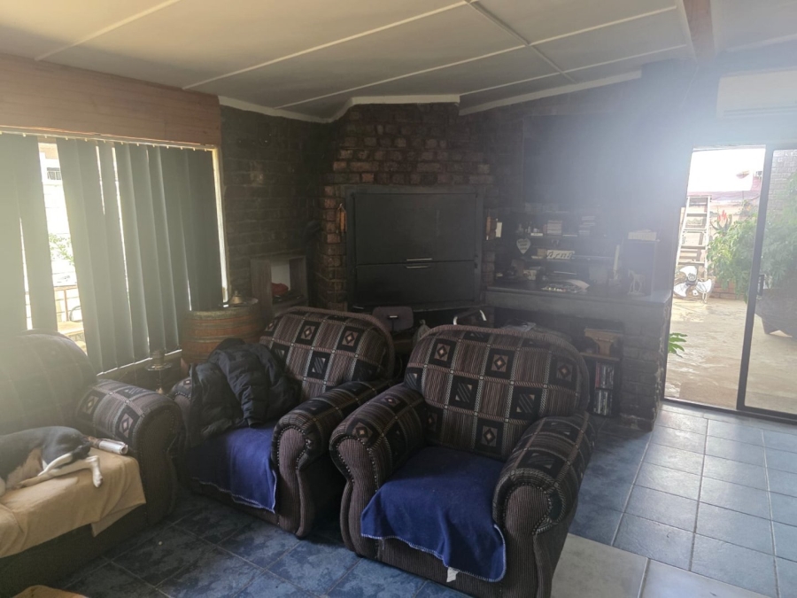 4 Bedroom Property for Sale in West Bank Western Cape